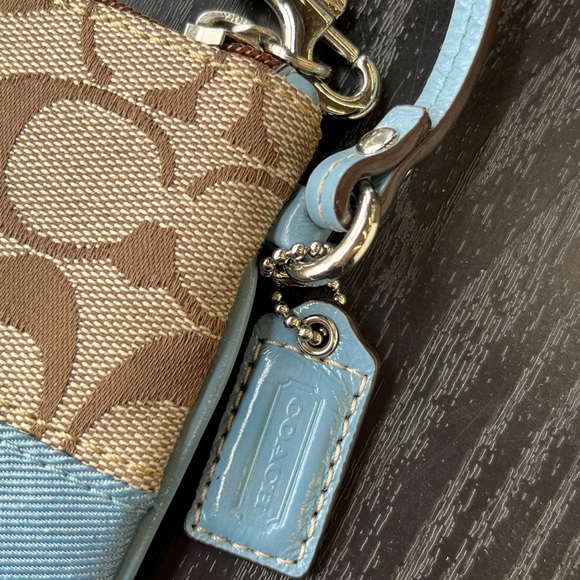 COACH wristlet signature C baby blue stripe Y2K - Picture 6 of 7